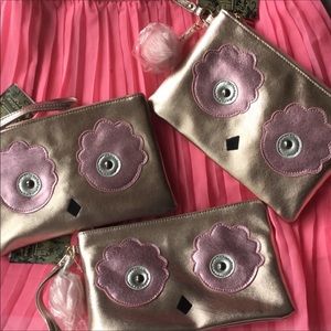 Bags - BUNDLE π°π°π° New Owl π¦ Rose Gold Wristlet Bags - BUNDLE π°π°π° New Owl π¦ Rose Gold Wristlet
